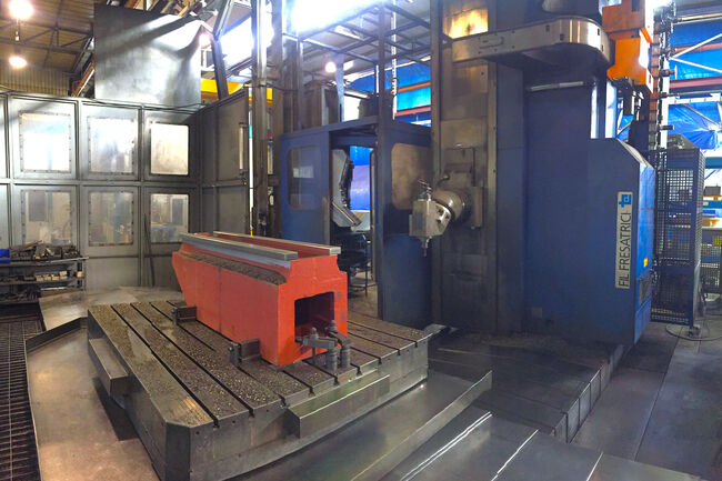 Rivendita Alesatrice a montante T FIL FCTG350 usata